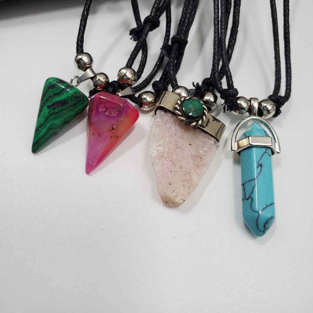 Dainty Stone Necklace Choker Boho Hand Crafted NEW - Picture 2 of 3